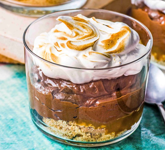 S’mores chocolate pots