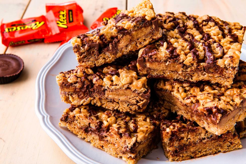 Reese’s Stuffed Rice Krispies Treats