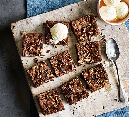 Salted chocolate & hazelnut brownies