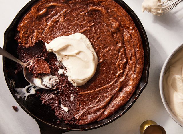 Skillet Fudgy Brownie Pudding