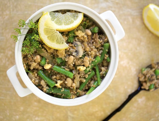 Lemony bulgur with fresh green beans and walnuts