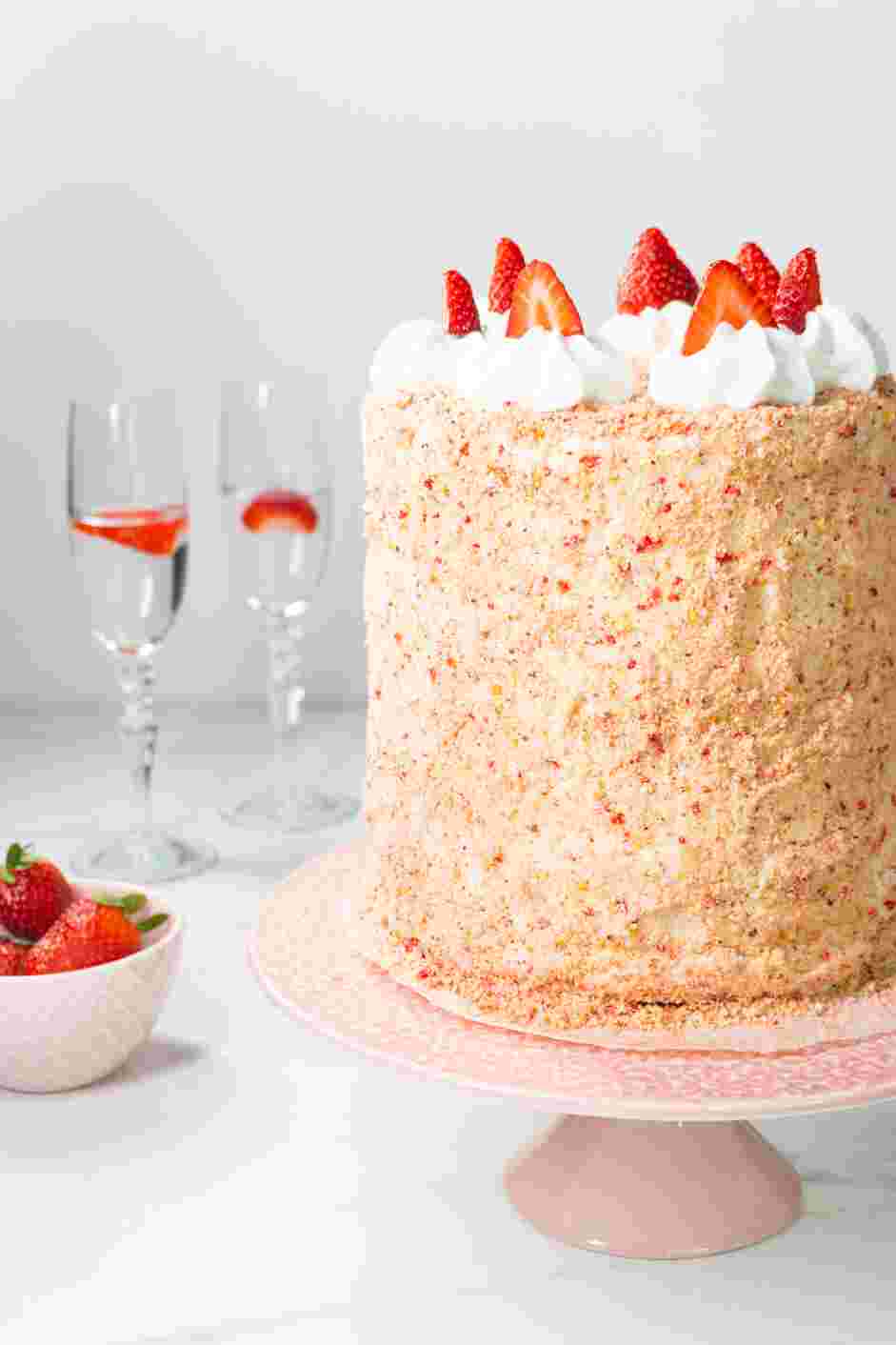 Strawberry Crunch Cake Recipe